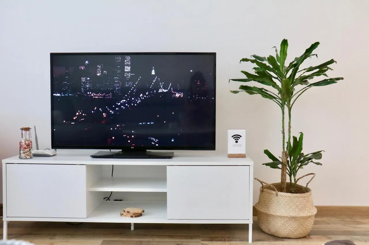 Staytion Apartments Ларнака