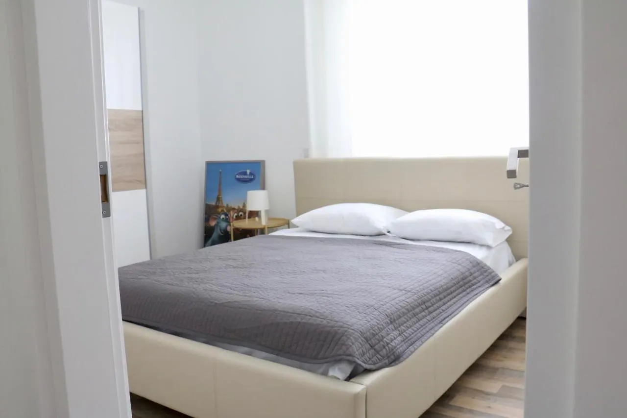 Staytion Apartments Ларнака